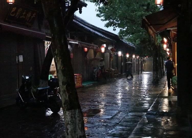 时尚拼接牛仔裤